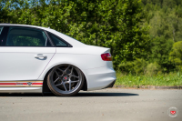  Vossen: Audi A4   Vossen LC-104