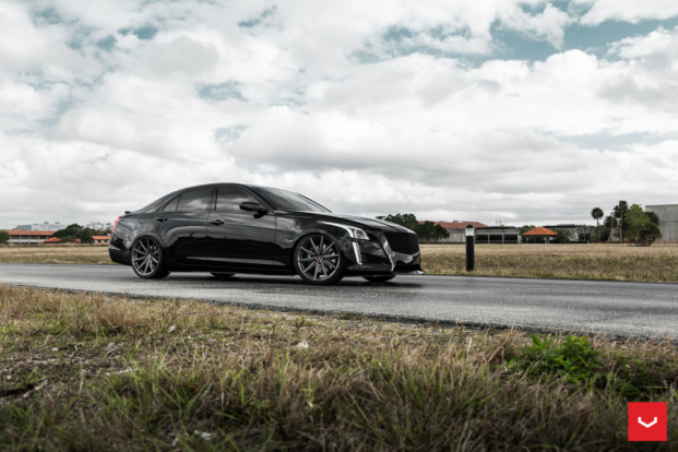 Cadillac CTS-V на дисках Vossen VFS-10 Cadillac CTS-V на дисках Vossen VFS-10