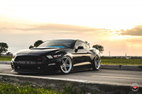   Vossen: Ford Mustang   Vossen LC102