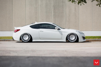   Vossen: Hyundai Genesis   Vossen VLE-1