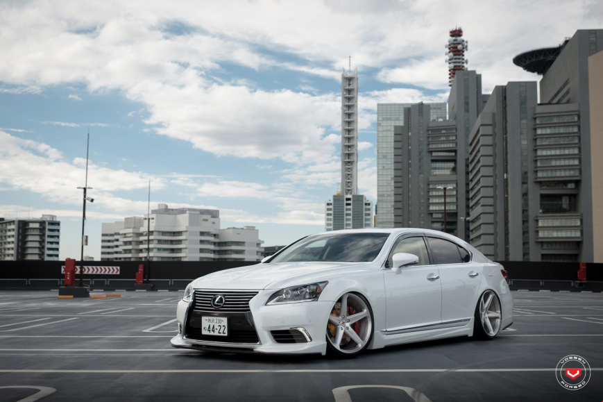 Lexus LS   CG201