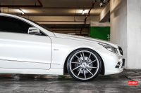   Vossen: Mercedes E-Class   Vossen VPS-310T