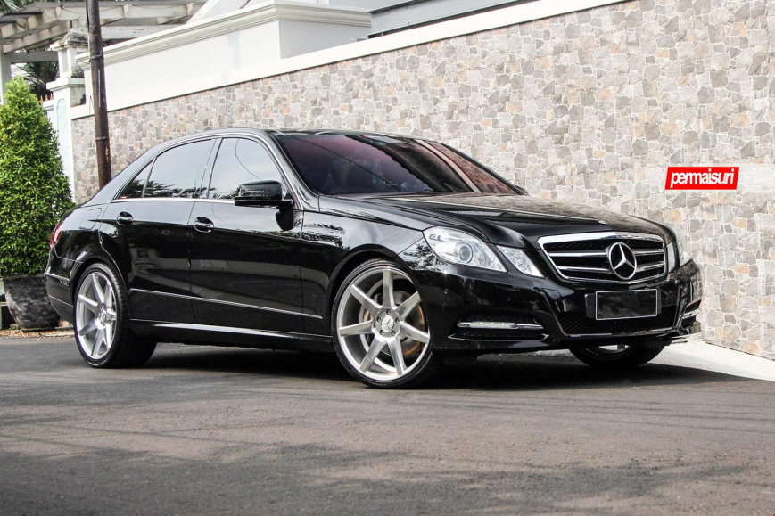 Mercedes Benz E Class   CV7