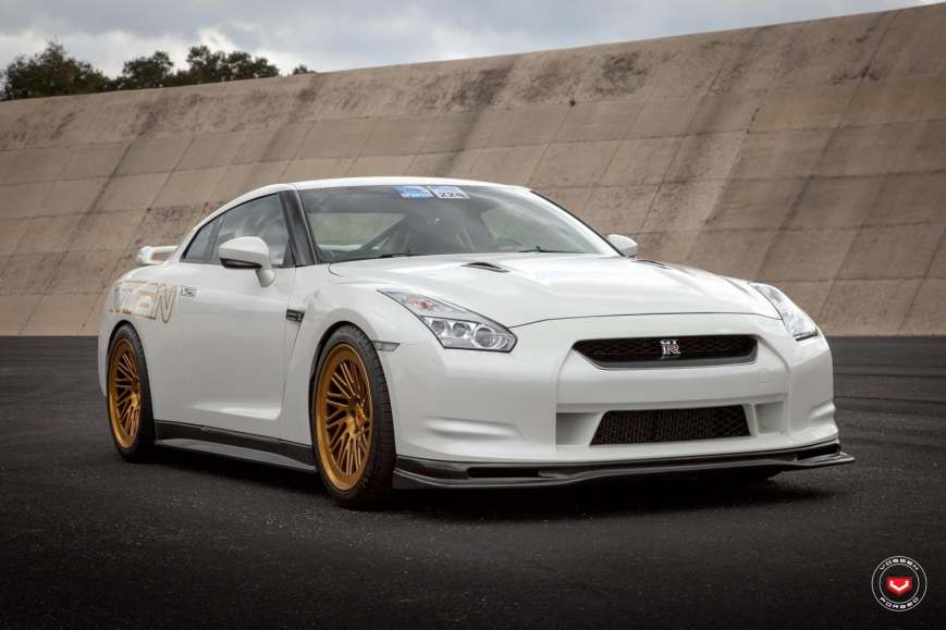 Nissan GTR   LC105T