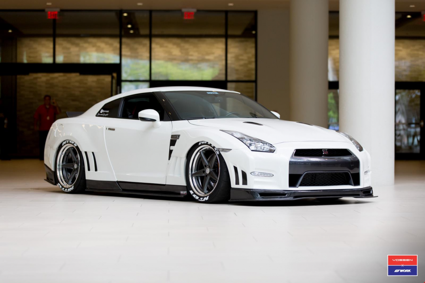 Nissan GTR   VWS3