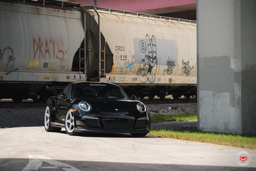 Porsche 911   LC101