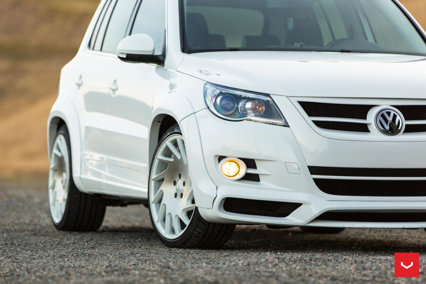 Volkswagen Tiguan   VLE1